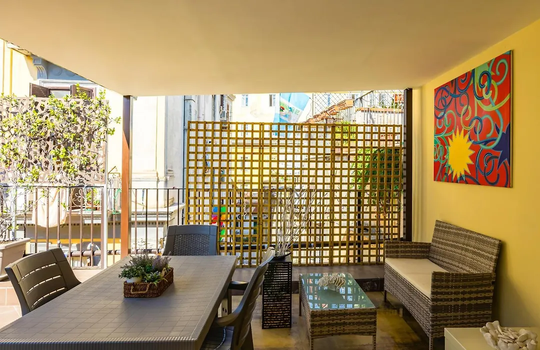 Golden Terrace At Historical Center By Napoliapartments-1